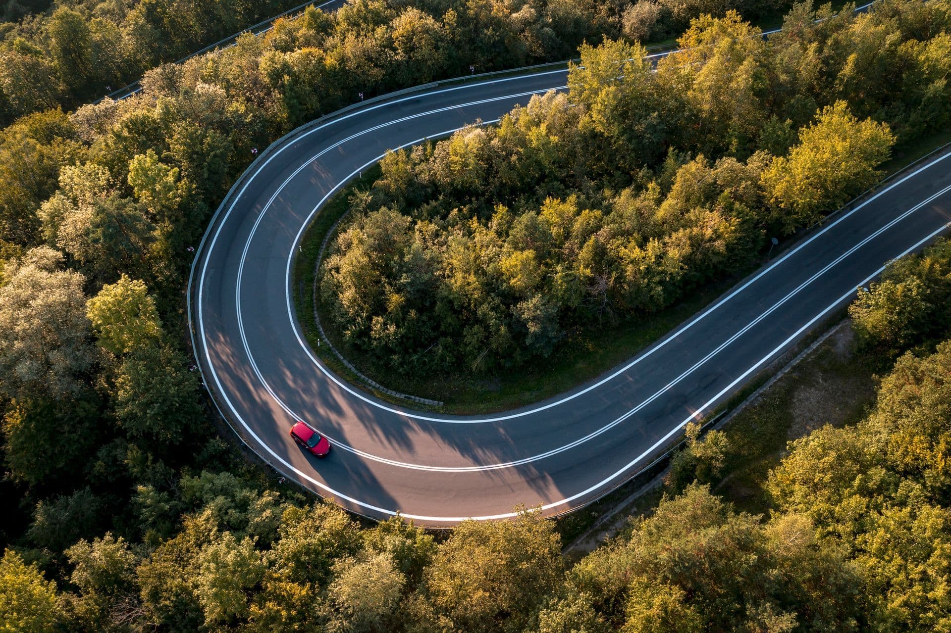 Elektro- und Hybridfahrzeuge in der Entgeltabrechnung